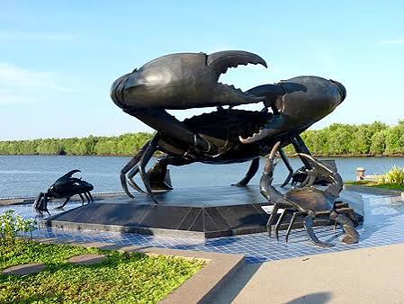 กระบี่ ไร่เลย์: หาดที่ไปได้แค่ทางเรือ และสวรรค์นักปีนผา
