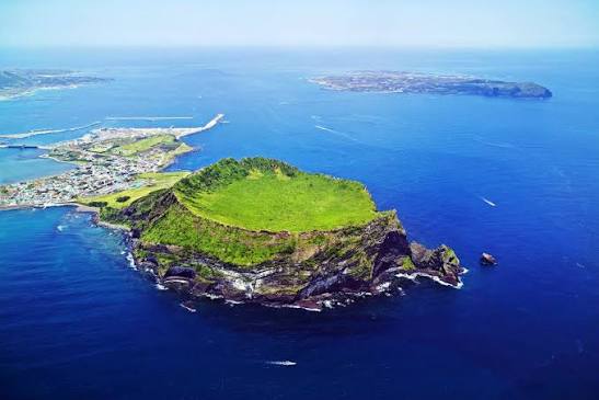 เกาะเชจู เกาหลีใต้: ภูเขาไฟ ถ้ำลาวา และทะเลสีคราม